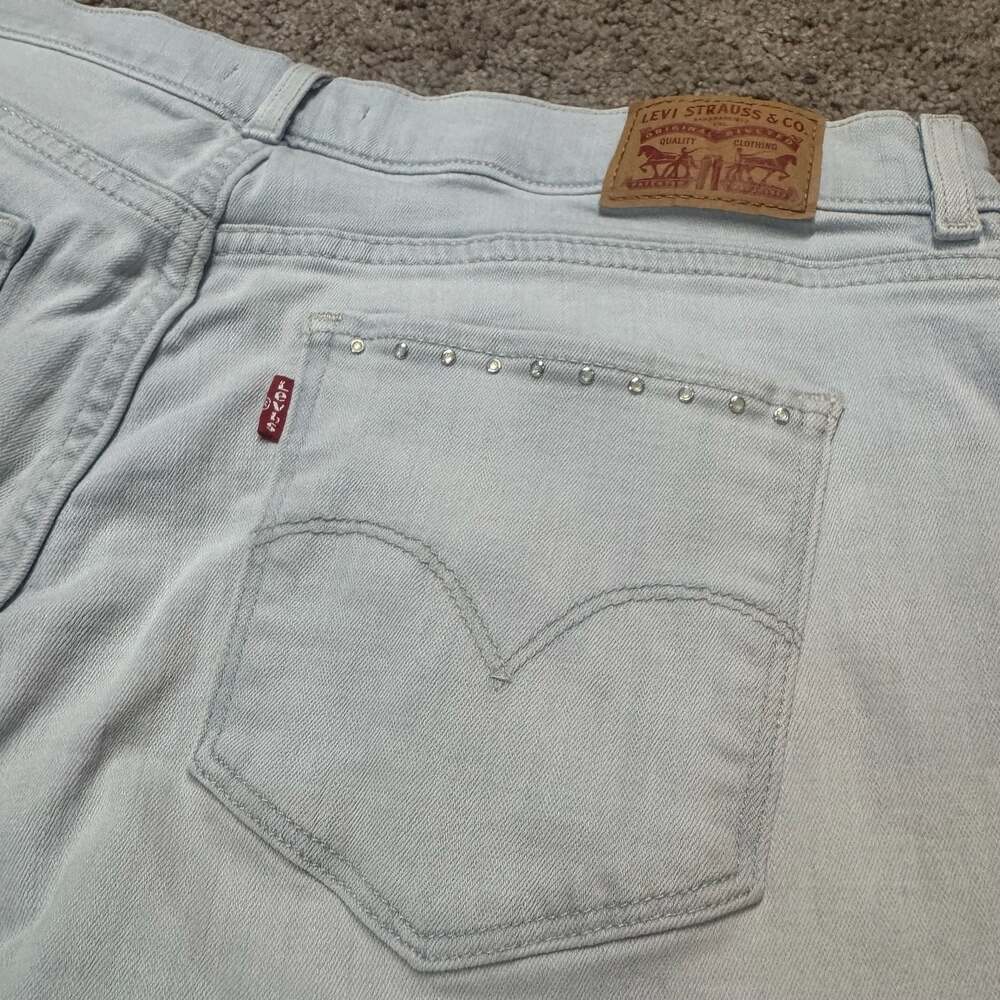Levi's Women's Rhinestone Embellished Light Wash Bermuda Jean Shorts Size 31